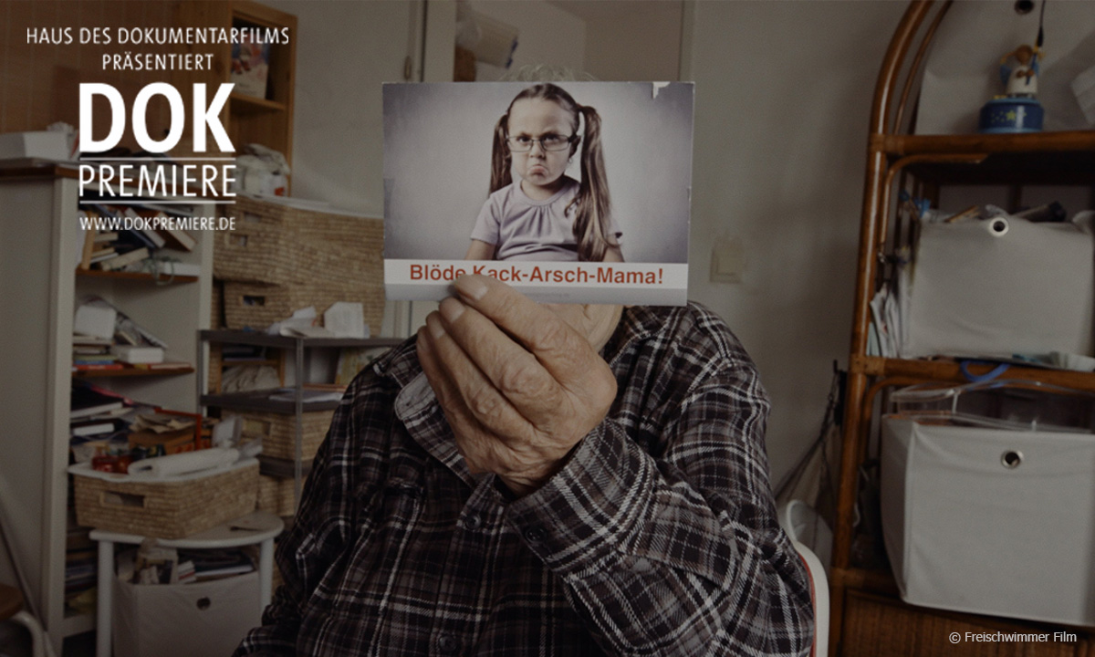 Filmstill aus LIEBE ANGST (© Freischwimmer Film) plus Wortmarke DOK Premiere